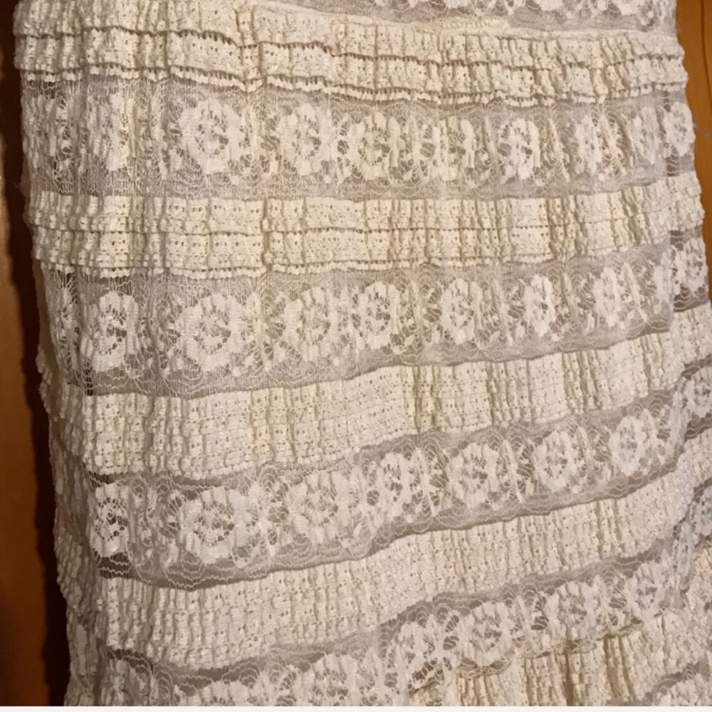 Max Studio Cream Lace/Ruffle Dress Medium - Picture 2 of 5
